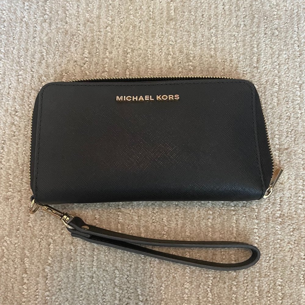 Michael Kors Large Leather Smartphone Wristlet